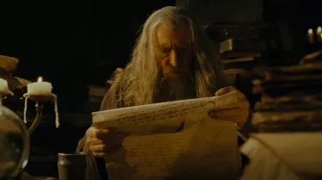 Isildur's Scroll read by Gandalf (Ian McKellen) as seen in The Lord of the Rings: Fellowship of the Rings