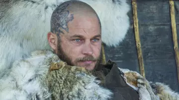 Tatuajes temporales de Ragnar Lothbrok (Travis Fimmel) en Vikingos