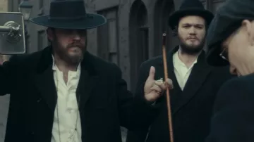 La montre gousset années 20 de Alfie Solomons (Tom Hardy) dans Peaky Blinders S04E04