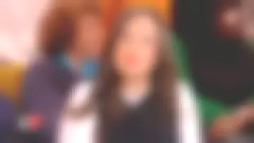 The white blouse victorian style of Janane Boudili in I love you's etc 15/01/2018