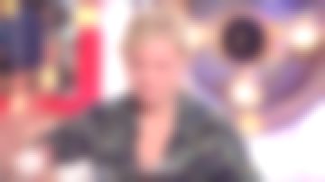 La blouse portée par Anne-Élisabeth Lemoine dans C à Vous du 1 février 2018