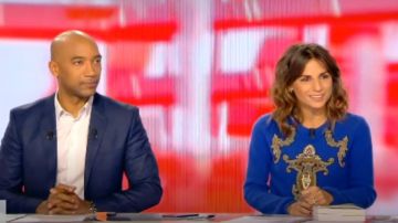 Le pull en cachemire écusson de Alice Darfeuille dans L'info du vrai du 02/02/2018