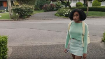 The skirt color mint Maddy Whittier (Amandla Stenberg) in Everything everything