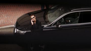 The black jacket zipped collar teddy Christian Grey (Jamie Dornan) in Fifty shades lighter
