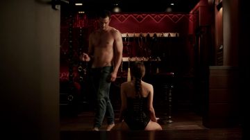 The jean low waist of Jamie Dornan (Christian Grey in Fifty shades lighter
