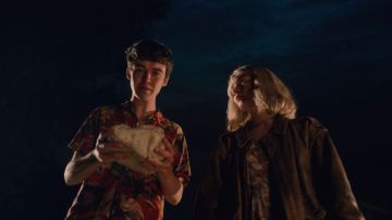 The red shirt, hawaiian James (Alex Lawther) in The End of the F***ing World S01E08