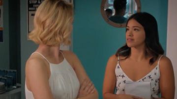 La robe à papillons de Jane Villanueva (Gina Rodriguez) dans Jane The Virgin S04E10