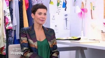 La veste à rayures brillantes de Cristina Cordula dans Les raines du shopping du 13/02/2018