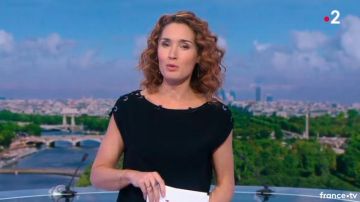 El detalle del vestido con cordones en los hombros de Marie-Sophie Lacarrau en Le journal de 13H de France 2 del 02/02/2018