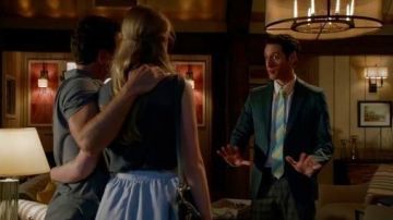 Skirt blue Paige Collins (Brooke D'orsay) on Royal Bread S06E11