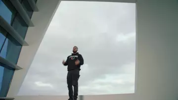 The hoody "Miami U" Drake in the clip God's Plan