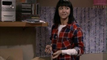 The plaid shirt of Lily Aldrin (Alyson Hannigan) to the university in How I met your mother