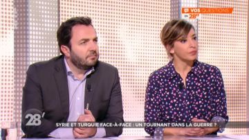La chemise imprimée cœurs de Nadia Daam dans 28 minutes du 20/02/2018