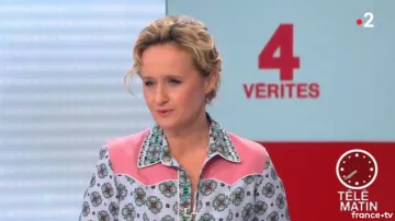 El vestido largo estampado de Caroline Roux en Télématin del 21/02/2018