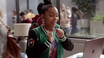 The t-shirt Cross Colours TLC worn by Zoey Johnson (Yara Shahidi) in Grown-ish S01E08