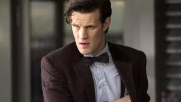 Aubergine frac porté par Le Onzième Docteur (Matt Smith) comme vu dans Doctor Who S05E01