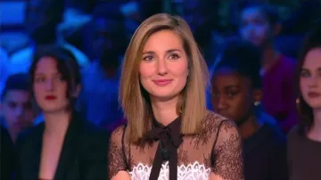 Vestido de encaje blanco y negro de Marie Portolano en Canal Club Football