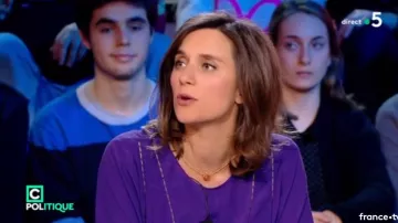 The purple dress from Camille Girerd in C policy 25/02/2018