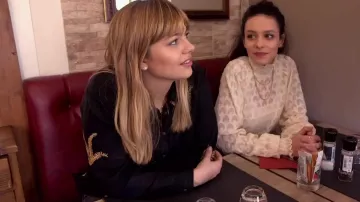 The shirt Kooples of Louane in 50 minutes inside the 24.02.18
