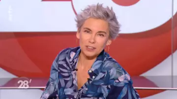 The printed shirt foliage of Elisabeth Quin in 28 minutes of 20/02/2018
