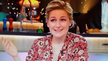 La chemise à fleurs portée par Anne-Elisabeth Lemoine dans C à vous