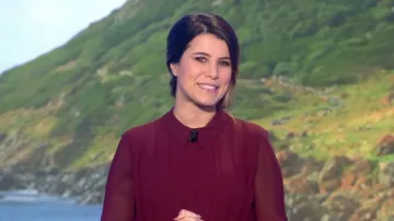 La robe bordeaux de Karine Ferri dans Le tirage de L'Euro million du 23/02/2018