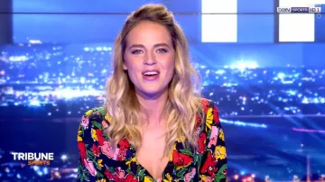 Top in silk with ruffles and flowers, Claire Arnoux, in Forum sports 07/01/2018