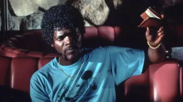 The initial portfolio of Jules Winnfield (Samuel L. Jackson) in Pulp Fiction