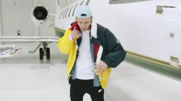 Le blouson Tommy Hilfiger de Loud dans son clip 56K