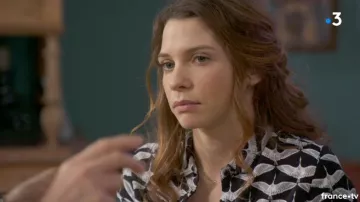 The printed shirt birds of Leah Leroux (Marie Hennerez) in a More Beautiful life S14E3483
