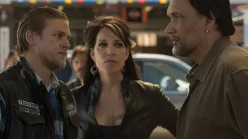 Chaqueta de cuero usada por Gemma Teller Morrow (Katey Sagal) como se ve en Sons of Anarchy S05E10
