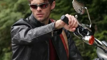 Oakley sunglasses Scott Summers Cyclops (James Marsden) in Oakley sunglasses Scott Summers Cyclops (James Marsden) in