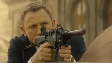 The Omega watch Aqua Terra James Bond (Daniel Craig) in Spectrum