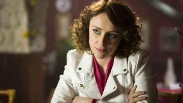 Le perfecto blanc de Alex Drake (Keeley Hawes) dans Ashes to Ashes