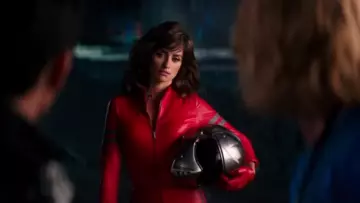 La combinaison rouge de moto de Valentina Valencia (Penelope Cruz) dans Zoolander 2
