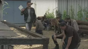 La batte de Negan (Jeffrey Dean Morgan) dans The Walking Dead S07E03