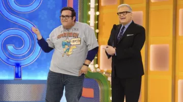 The jean size large Sylvester Dodd (Ari Stidham) in Scorpio