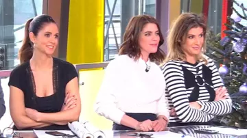 Le pull à rayures et Nœud de Caroline Ithurbide dans William à midi du 21/12/2017