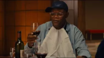 La bouteille de vin Château Lafite Rothschild 1985 chez Richmond Valentine (Samuel L. Jackson) dans Kingsman : Services secrets