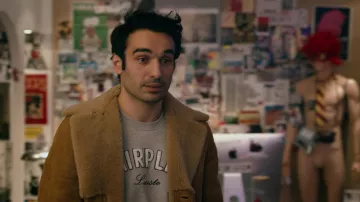 La chaqueta moumoute de Jeremy (Syrus Shahidi) en la película Blockbuster