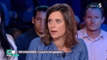 The blouse jean collar to the pressures of Camille Girerd in C policy 04/03/2018
