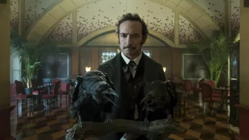 Hotel Raven flying birds wallpaper in Altered Carbon 1x03