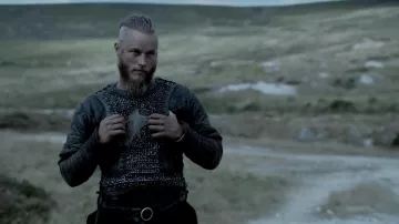 Le costume de Ra­gnar Lo­th­brok (Tra­vis Fim­mel) dans Vi­kings