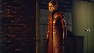 The leather coat red of Buffy (Sarah Michelle Gellar) in Buffy the vampire slayer S05E10