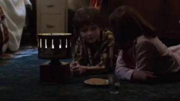 Le jouet The Crooked Man dans le film Conjuring 2