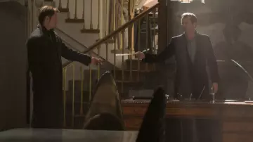 Trench coat worn by Takeshi Kovacs (Joel Kinnaman) as seen in Altered Carbon S01E08