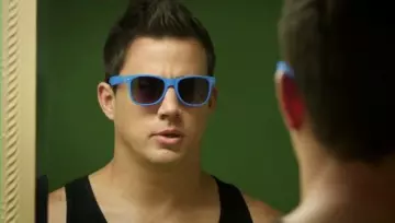 Les lunettes de soleil bleues de Jenko (Channing Tatum) dans 22 Jump Street