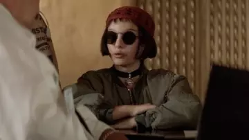 Les lunettes de soleil rondes portées par Mathilda (Natalie Portman) dans le film Léon