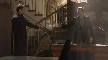 Le manteau de Takeshi Kovacs (Joel Kinnaman) dans Altered Carbon S01E08