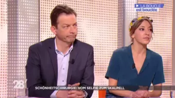 The Blouse Silk peacock Blue Nadia Daam in 28 minutes of 08/03/2018